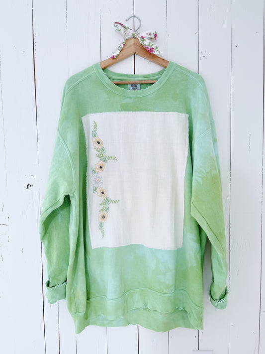 Green Dyed-Vintage Appliqué Crewneck